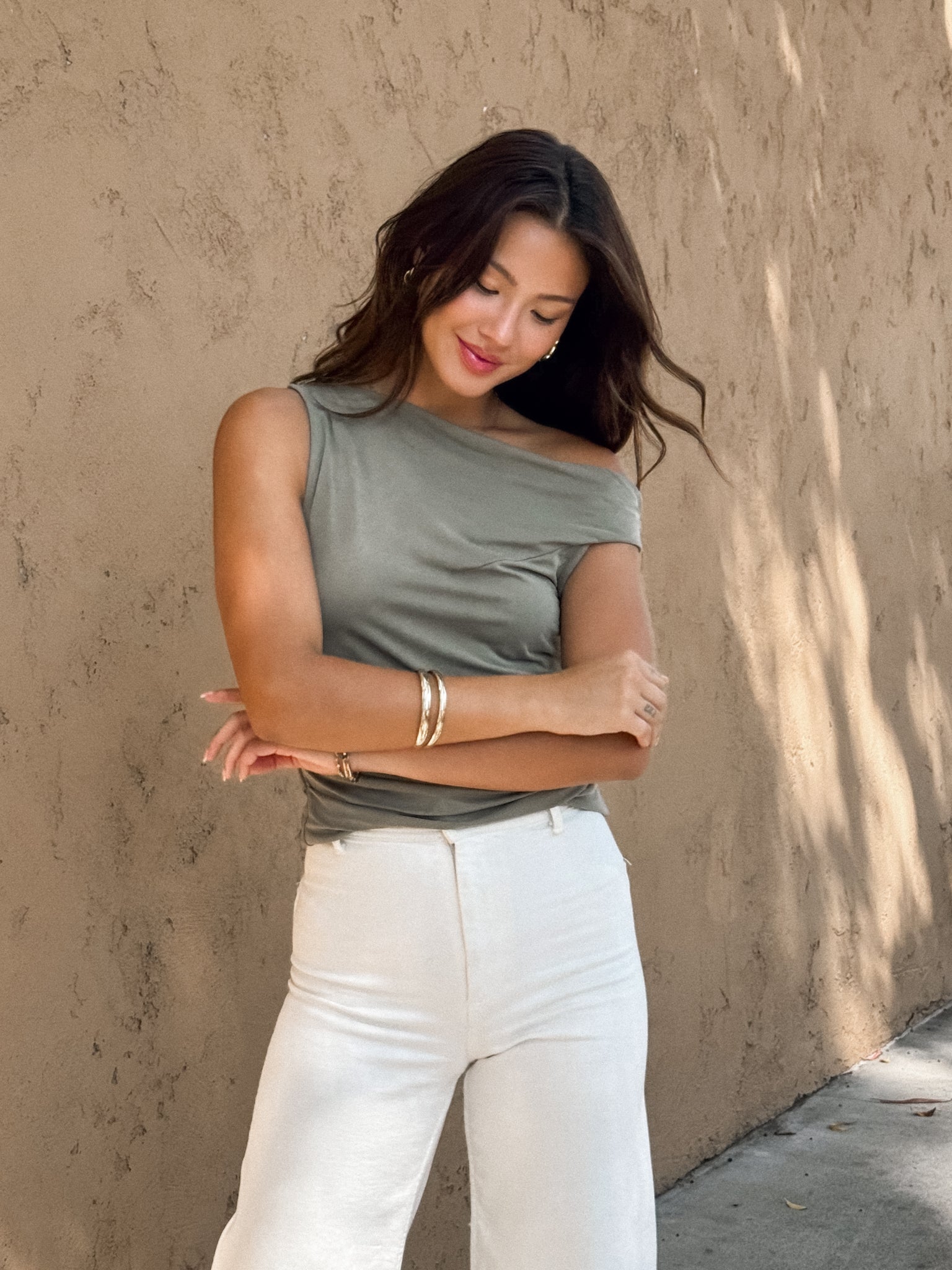 Teagan Twist Shoulder Top in Olive