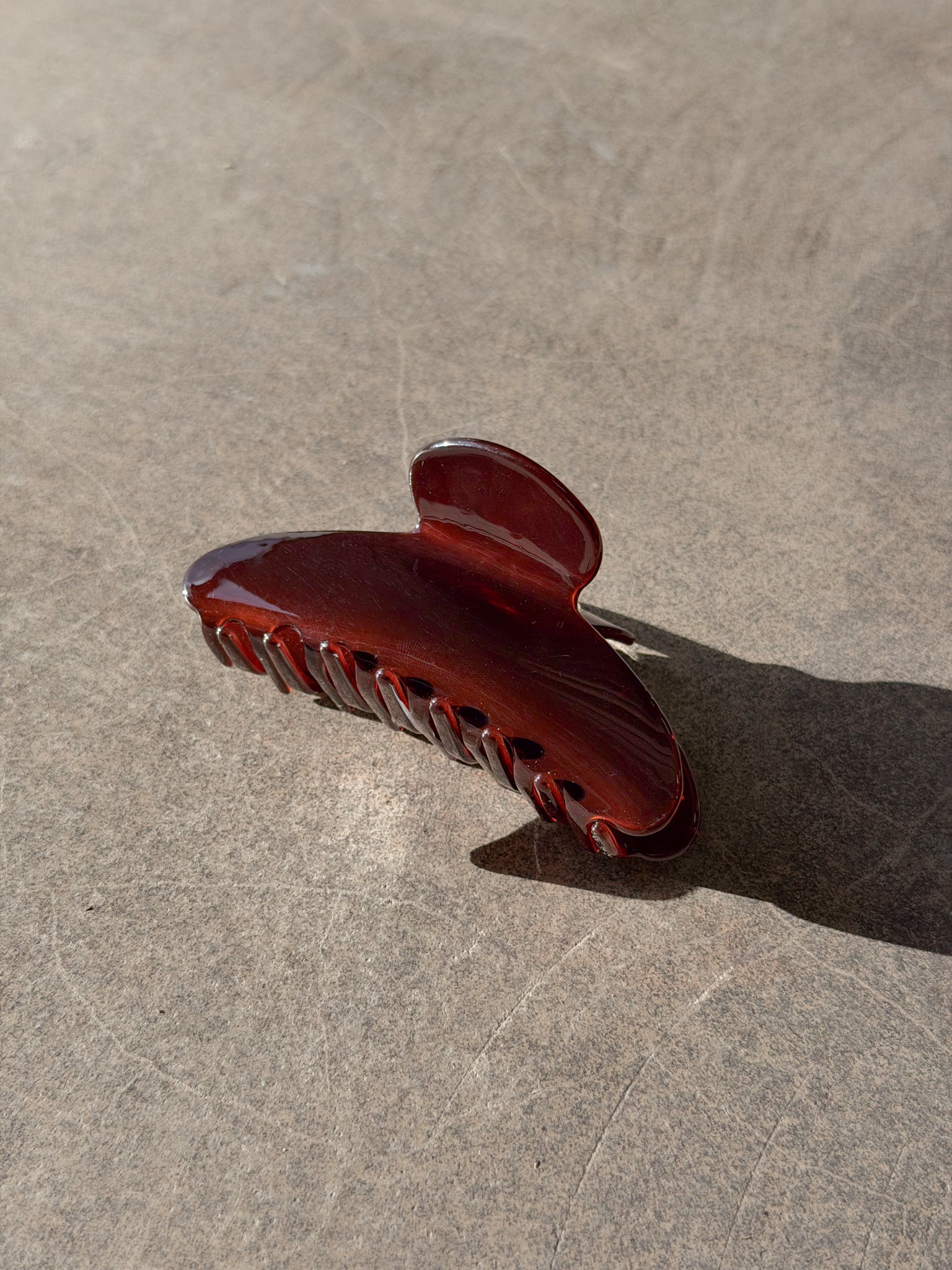 Caramel Claw Clip in Dark Brown