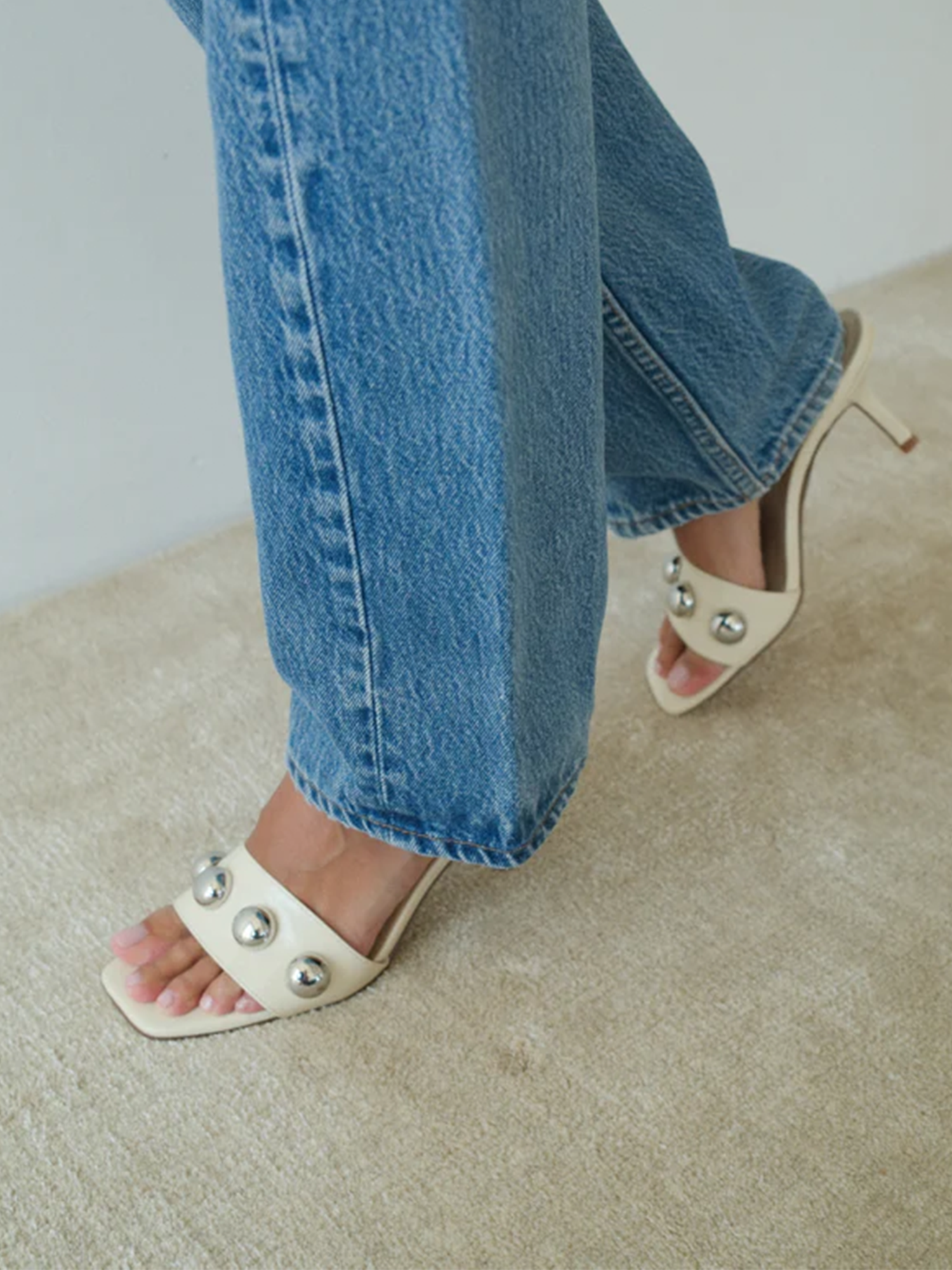 Theo Heeled Sandal in Cream